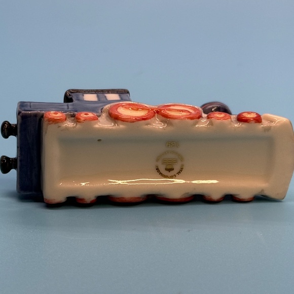 Royal Copenhagen Mini Collection Porcelain Toy Locomotive Original Box - Picture 3 of 8